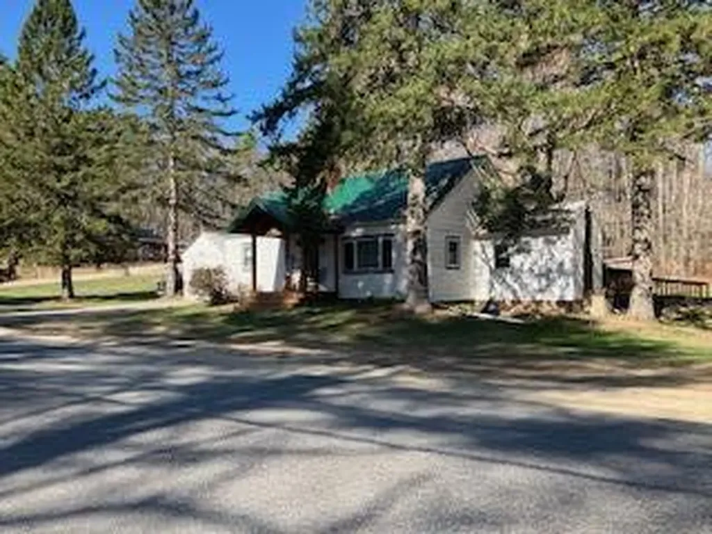 32 Station Road Oxford ME 04270