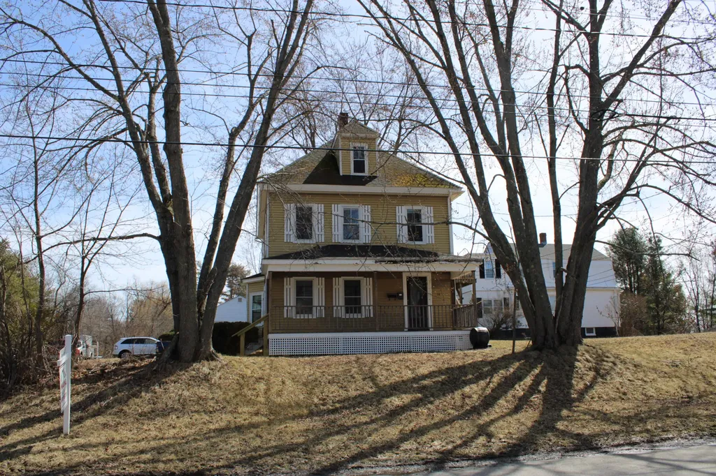 24 Rowe Avenue Portland ME 04102