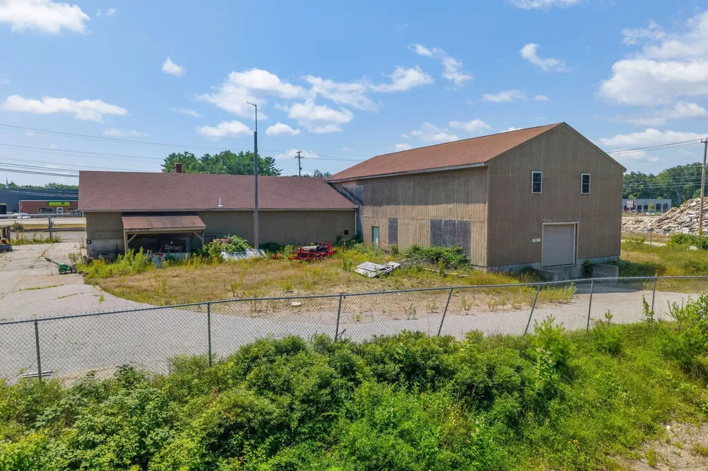 1306 Main Street Sanford ME 04073