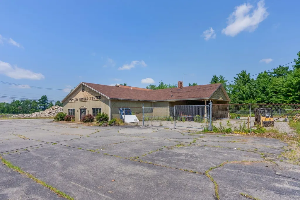 1306 Main Street Sanford ME 04073
