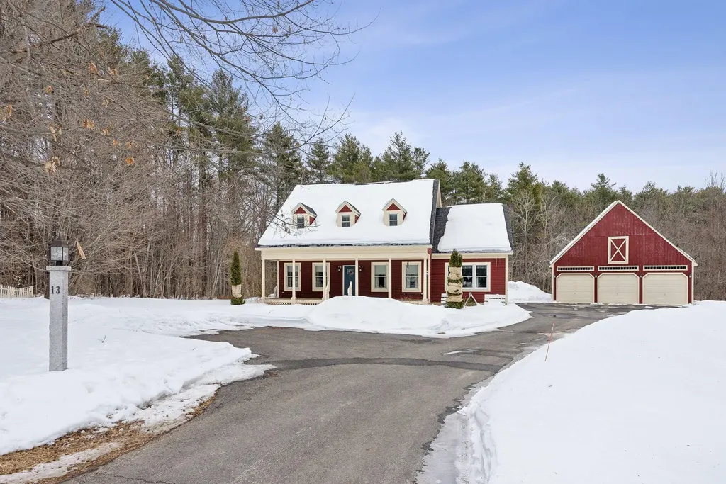 13 Heritage Lane Windham ME 04062