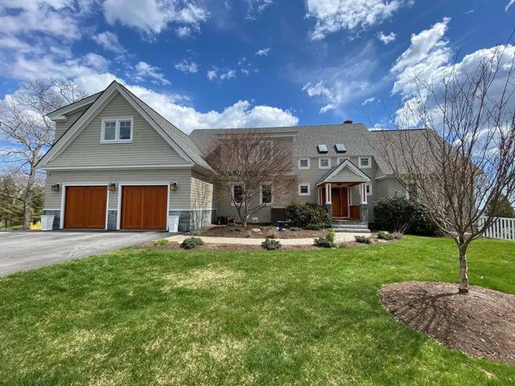 22 Wellington Drive Rockport ME 04856