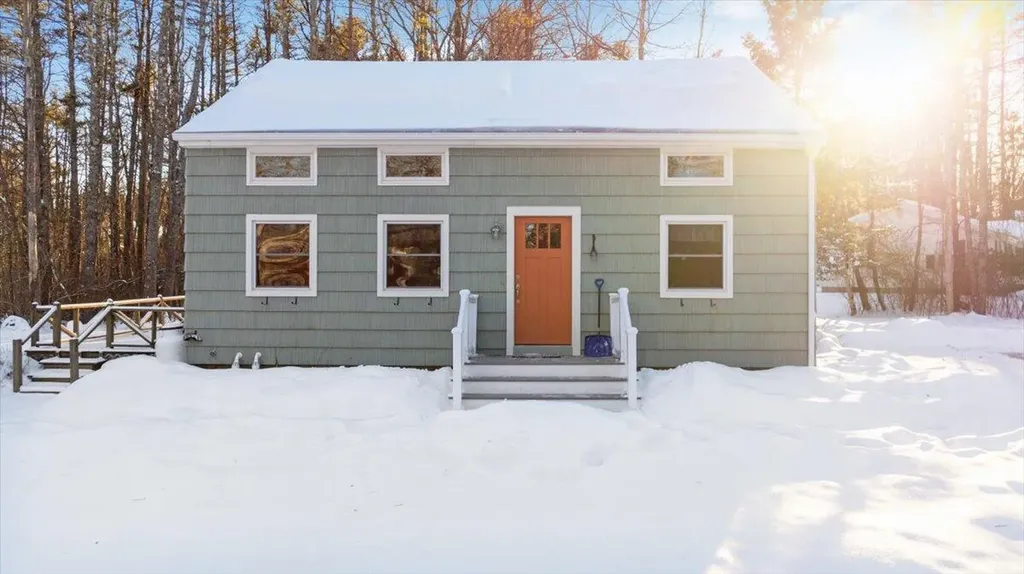 8 Sequoia Drive Freeport ME 04032