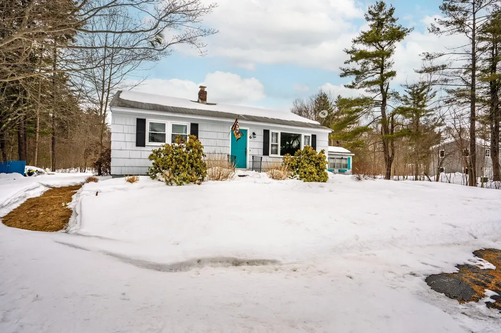 6 Longfellow Road Gorham ME 04038