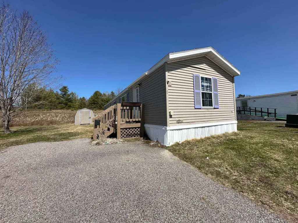 8 Katie Avenue Lewiston ME 04240