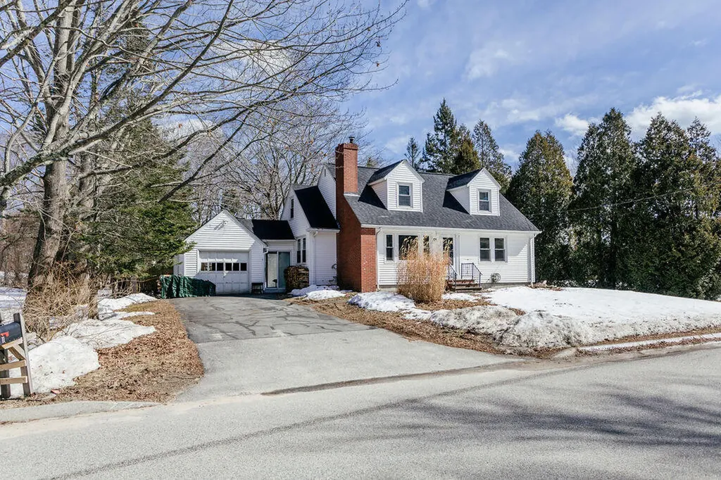 11 Maple Avenue Scarborough ME 04074