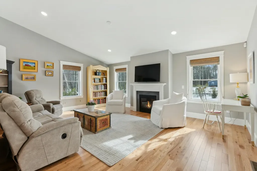 16 Adena Way Kennebunk ME 04043