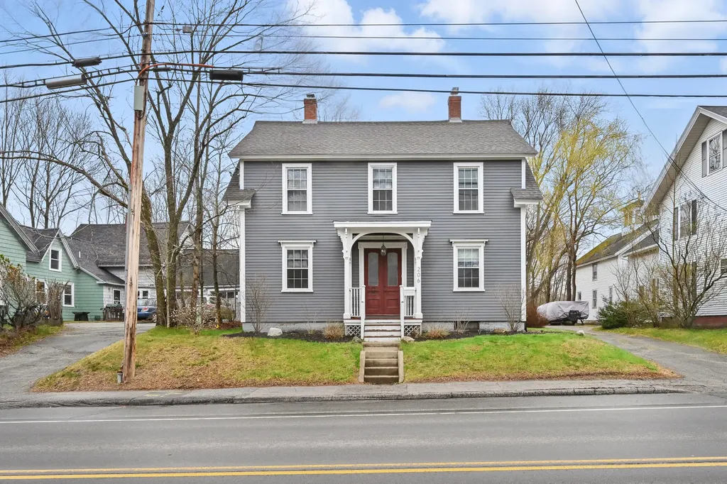 206 Brunswick Avenue Gardiner ME 04345