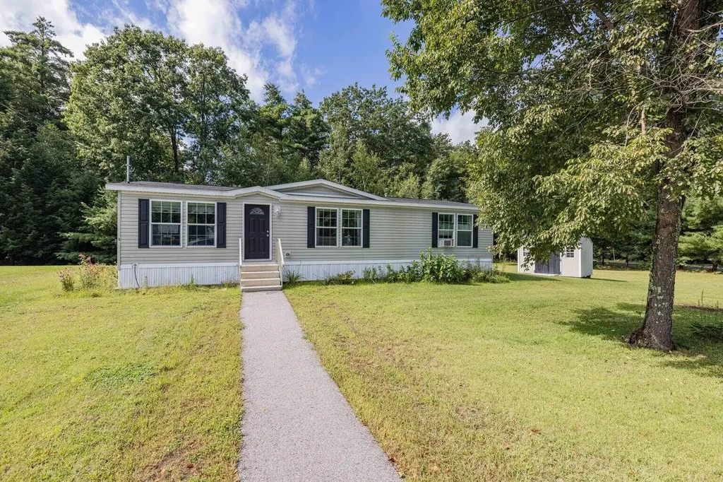 5 Commodore Drive Sanford ME 04073