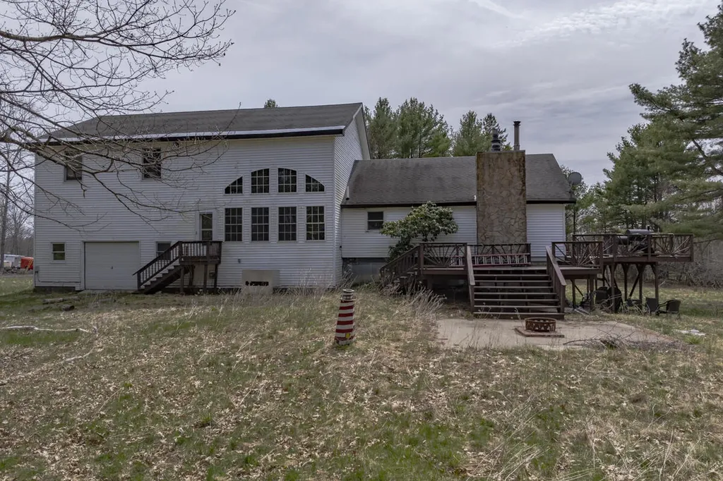 20 Lakeman Lane Eddington ME 04428