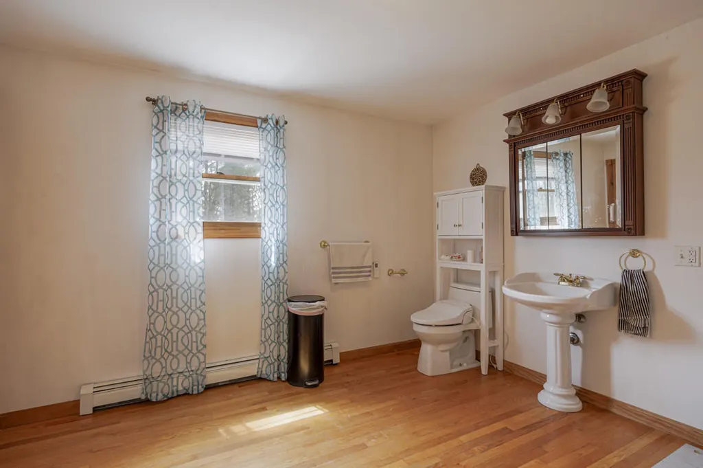 20 Lakeman Lane Eddington ME 04428