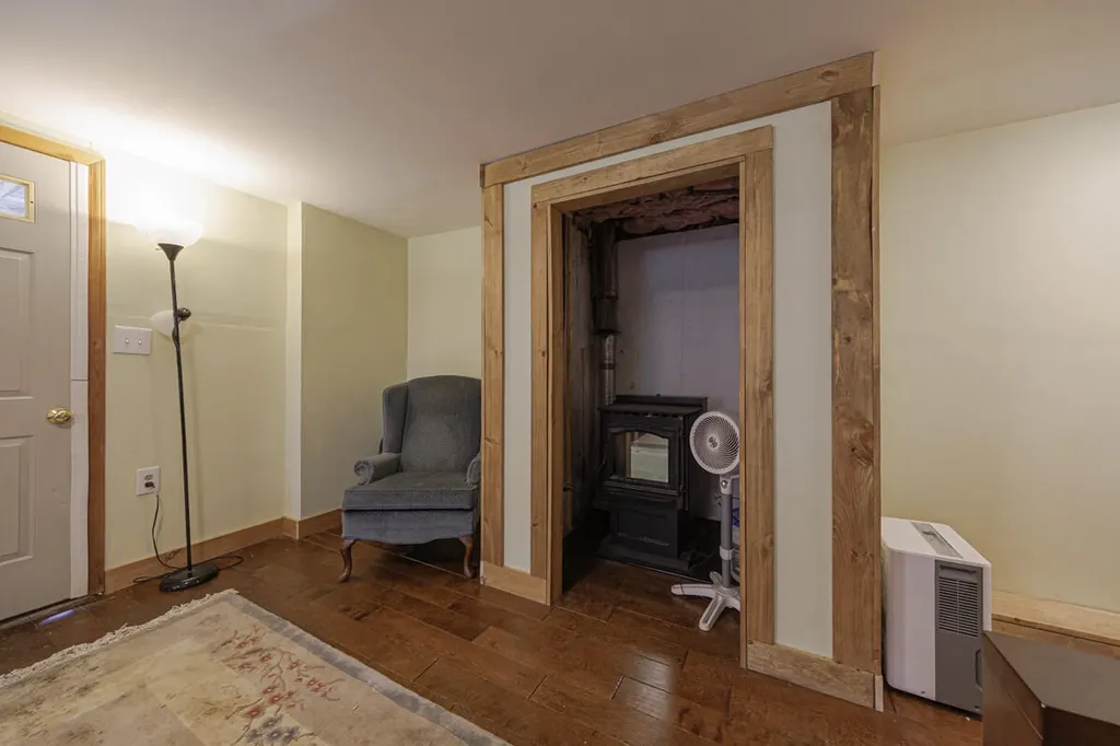 20 Lakeman Lane Eddington ME 04428