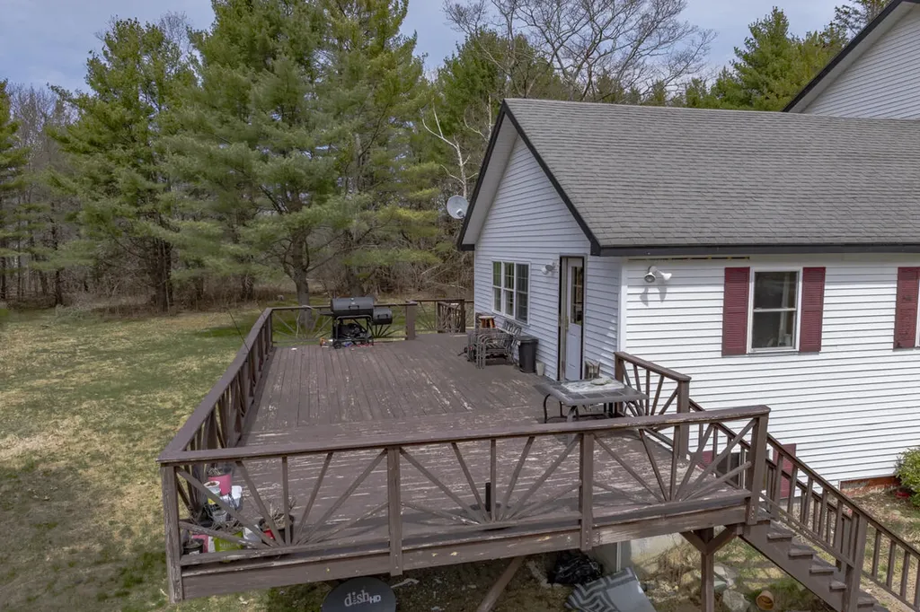 20 Lakeman Lane Eddington ME 04428