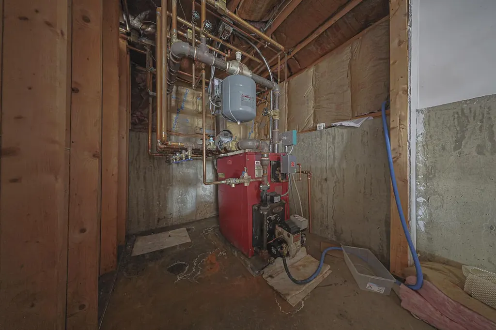 20 Lakeman Lane Eddington ME 04428