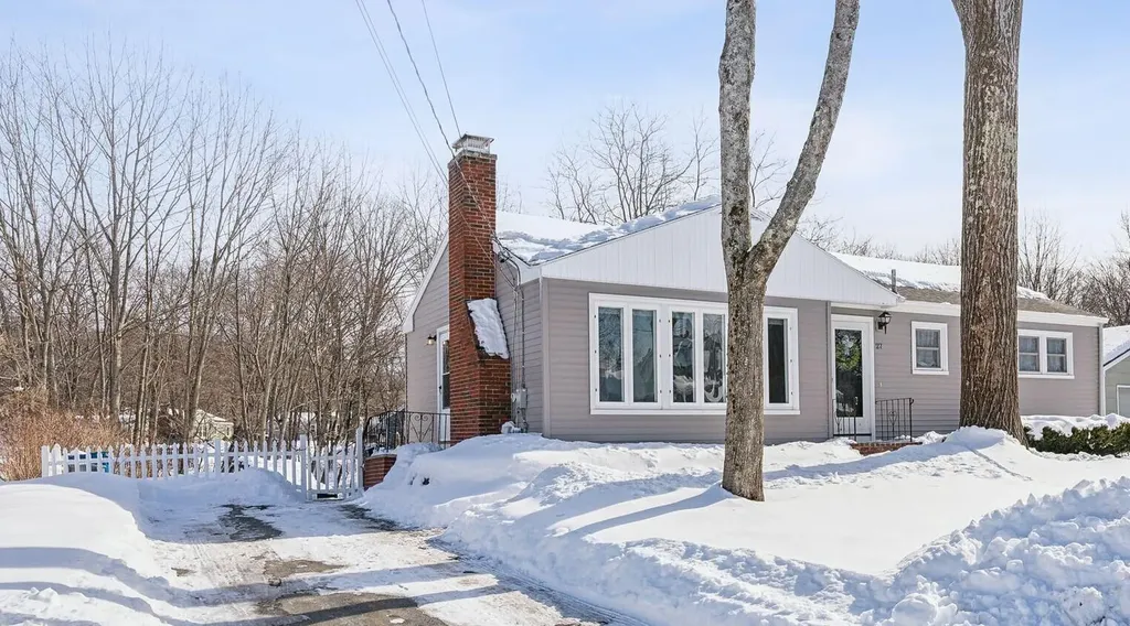 27 Brookview Terrace Portland ME 04102