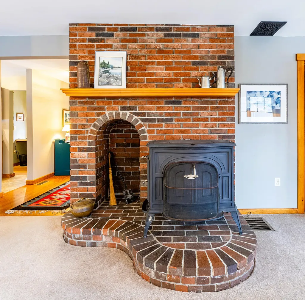 11 Ocean Drive Lincolnville ME 04849