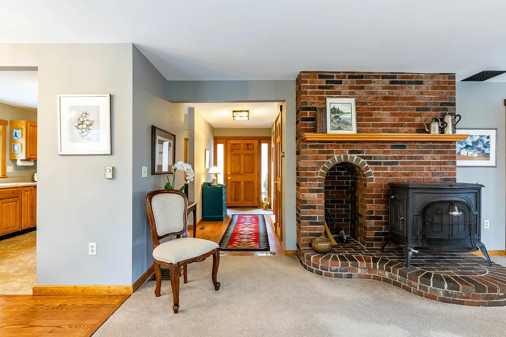 11 Ocean Drive Lincolnville ME 04849