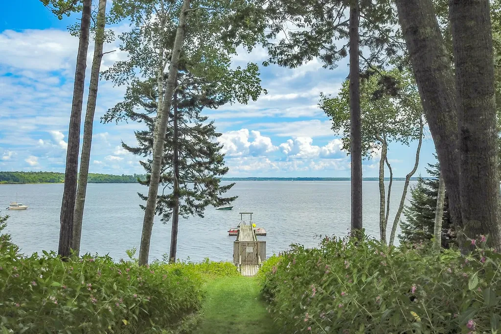40 Harbor Drive Lincolnville ME 04849