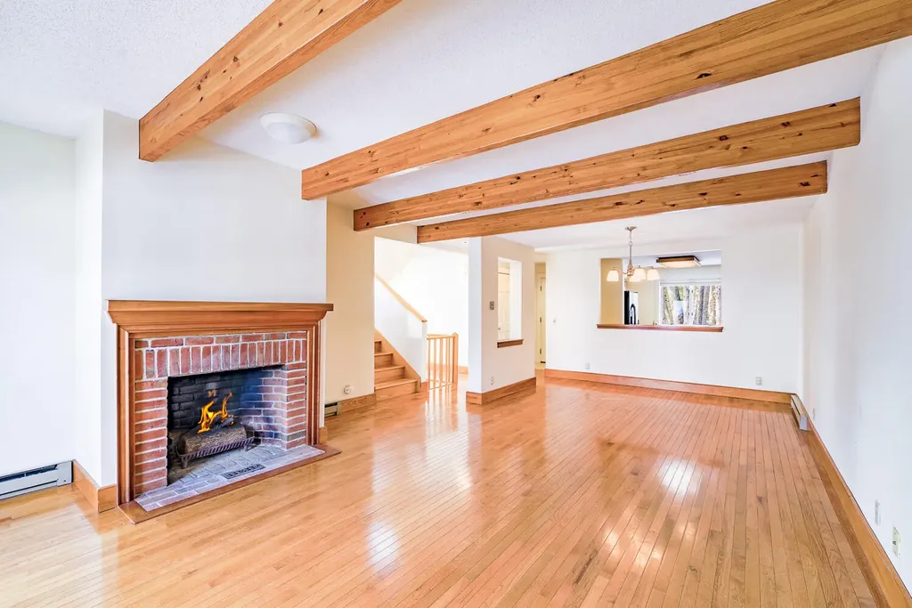 40 Harbor Drive Lincolnville ME 04849