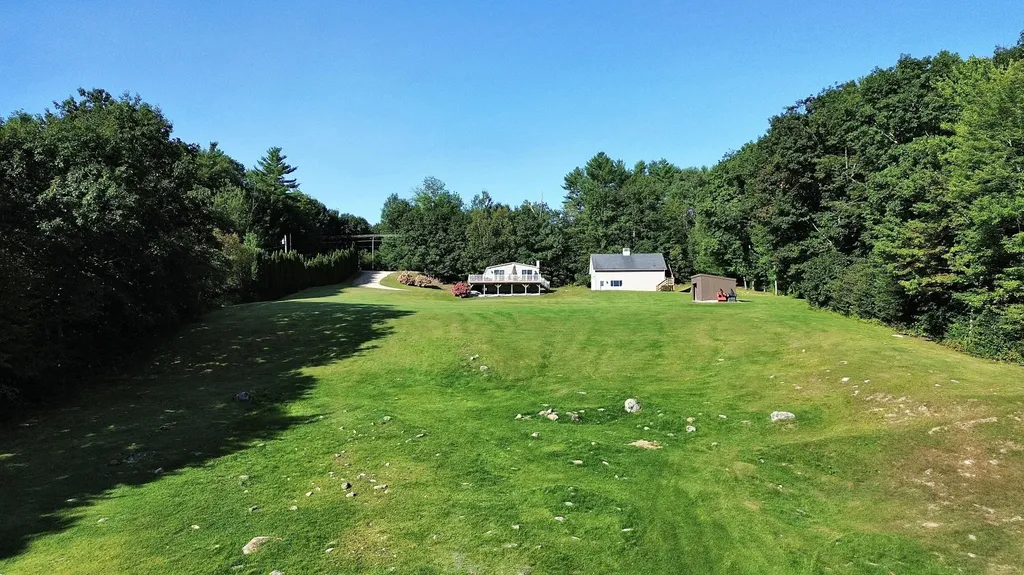 160 Maple Lane Poland ME 04274