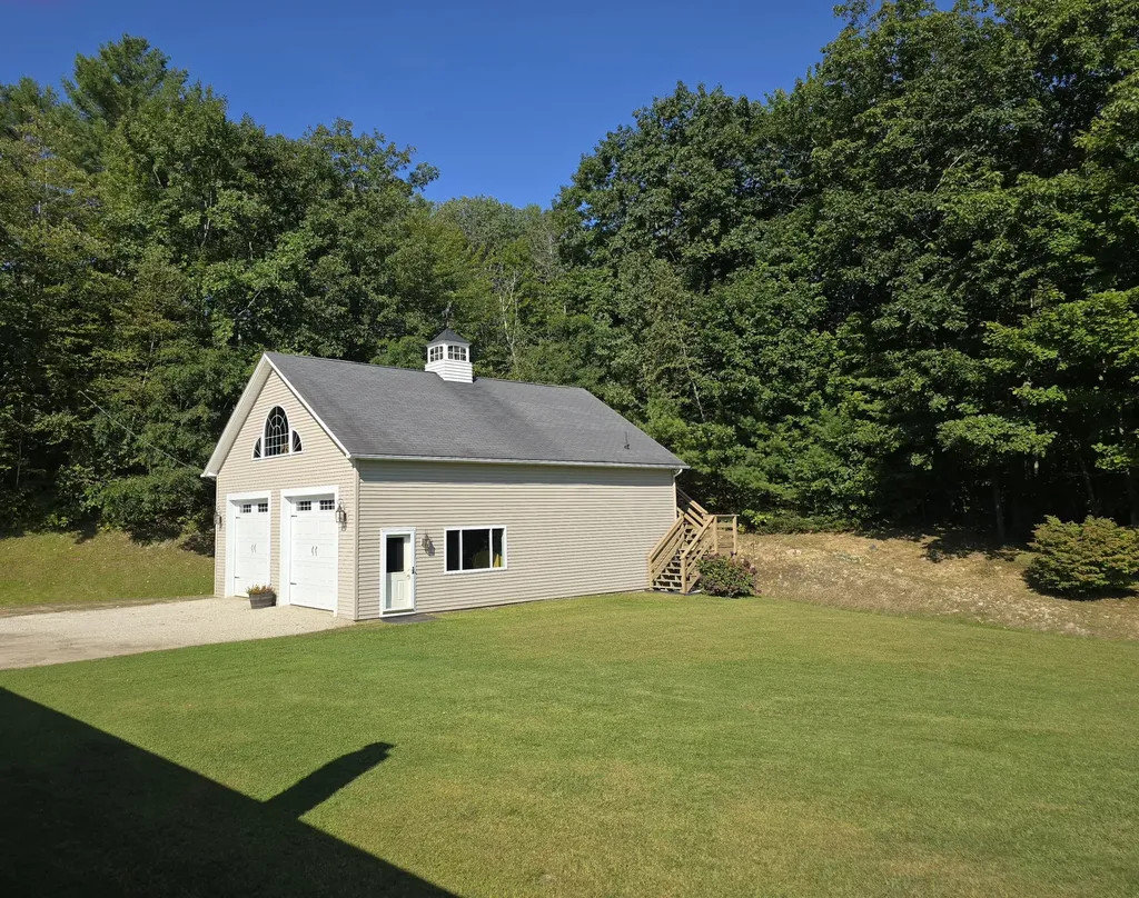 160 Maple Lane Poland ME 04274