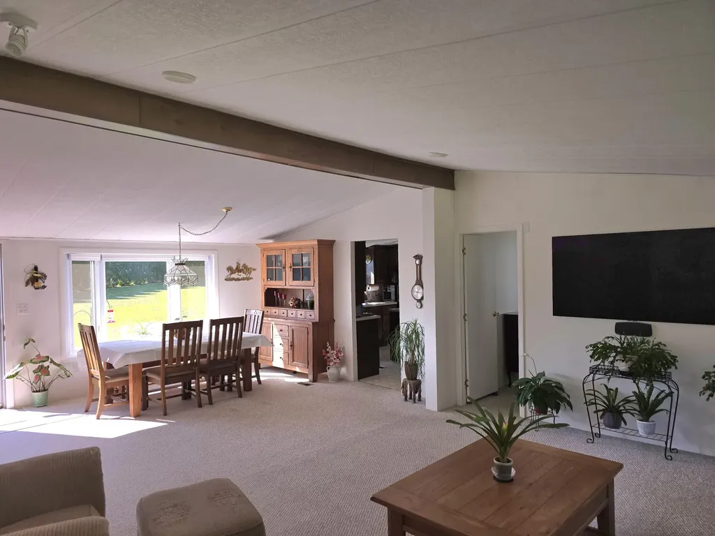 160 Maple Lane Poland ME 04274