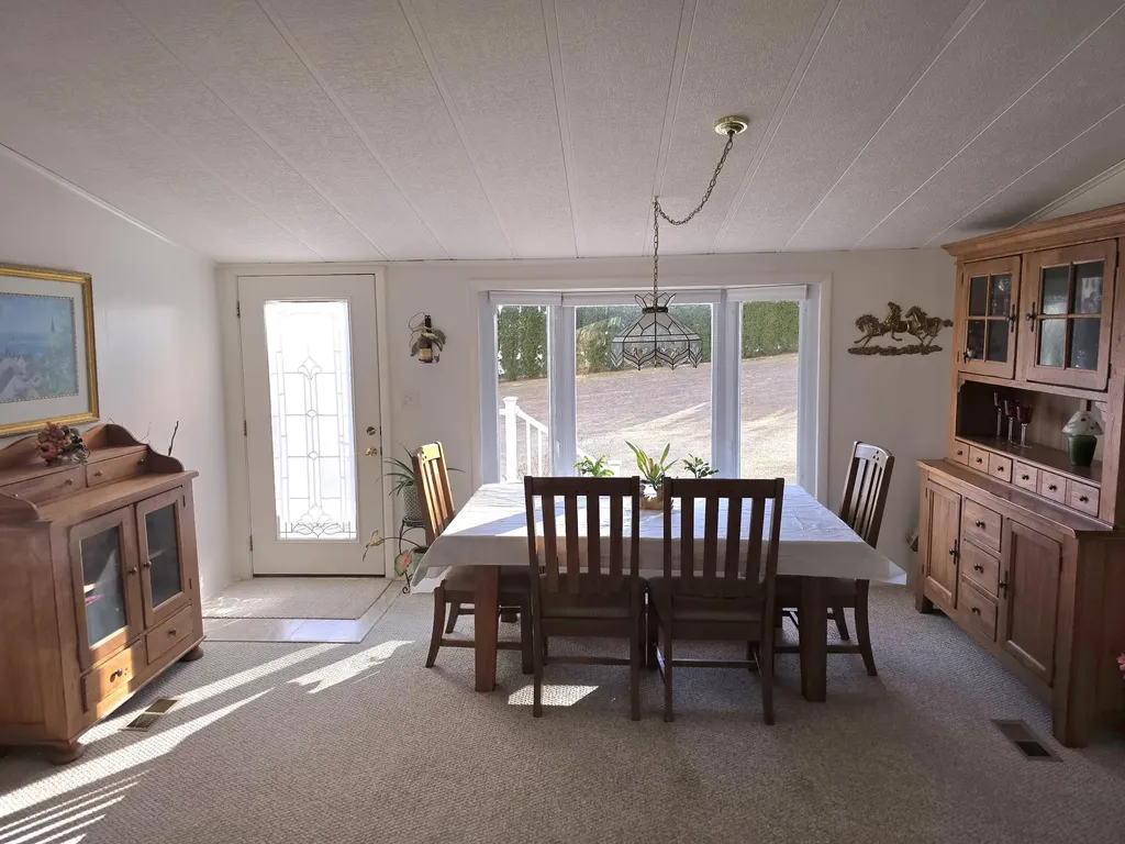 160 Maple Lane Poland ME 04274