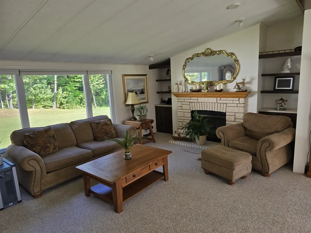 160 Maple Lane Poland ME 04274