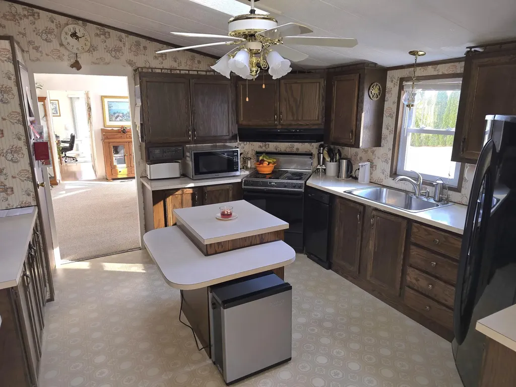 160 Maple Lane Poland ME 04274
