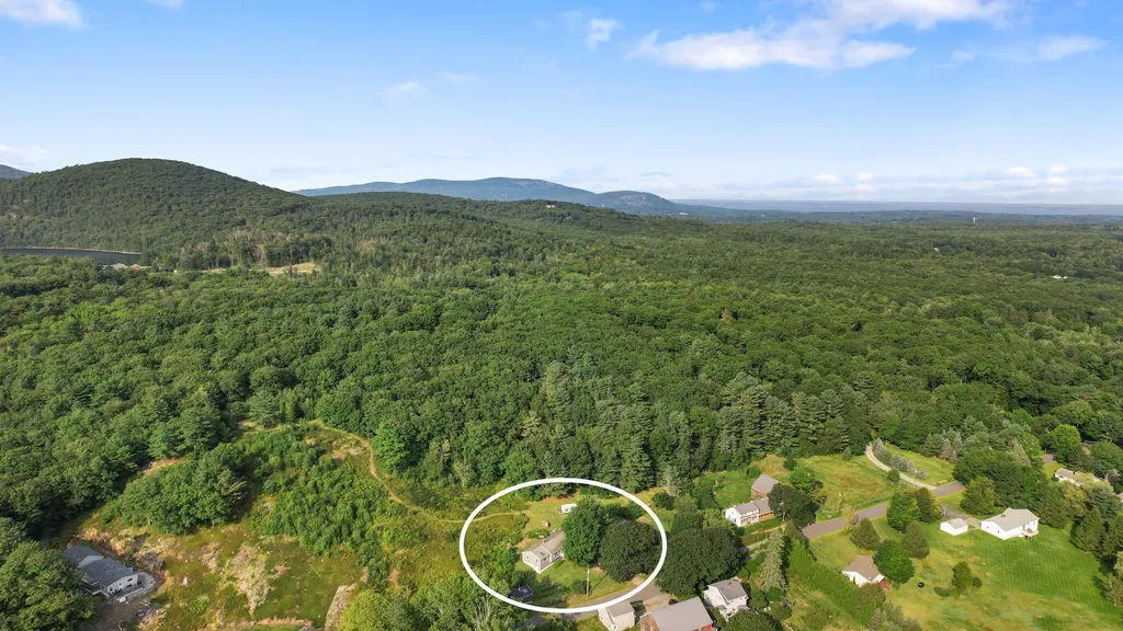 79 Mount Pleasant Street Rockport ME 04856