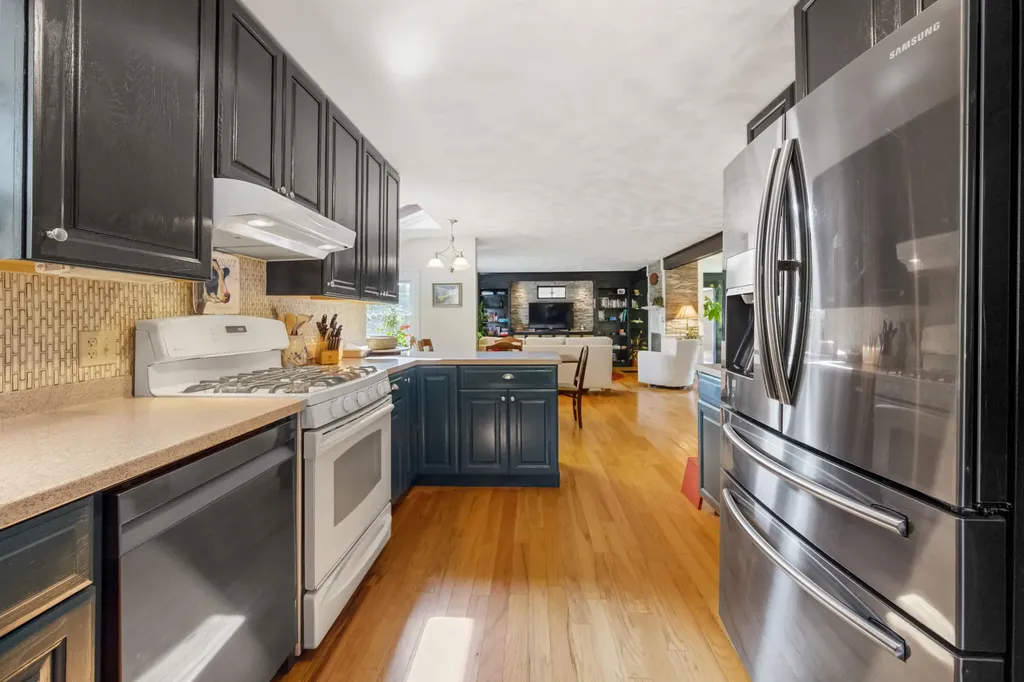 79 Mount Pleasant Street Rockport ME 04856