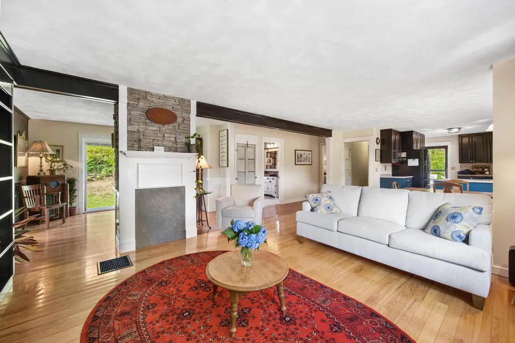 79 Mount Pleasant Street Rockport ME 04856
