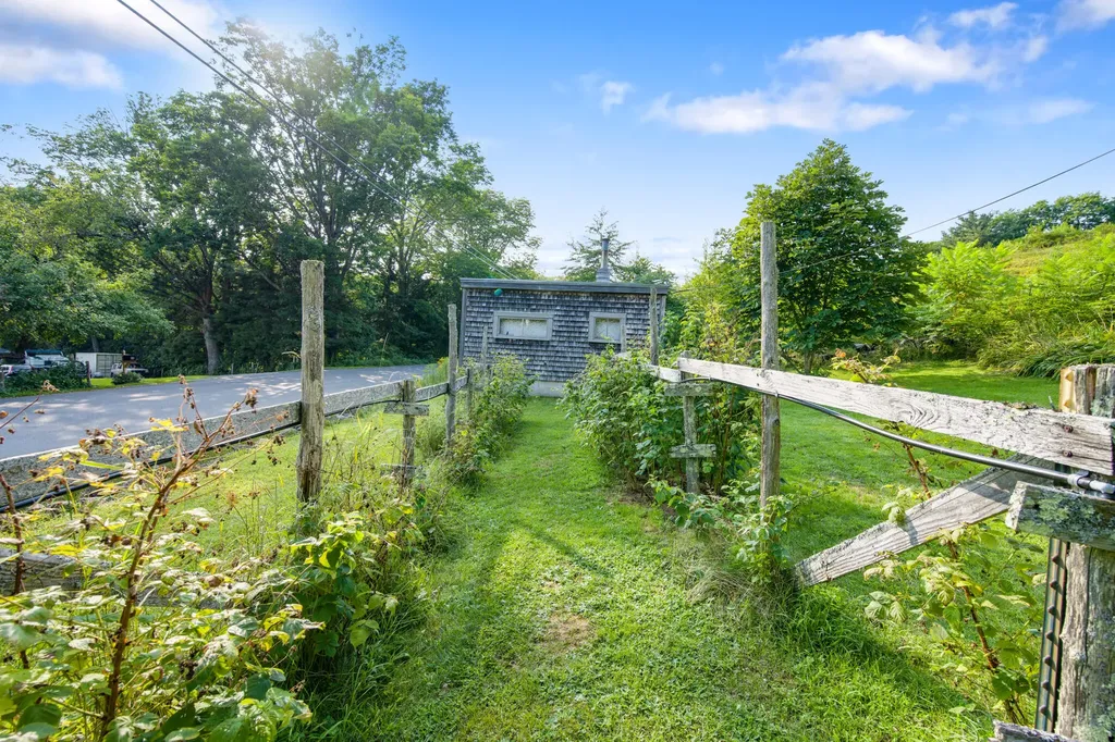 79 Mount Pleasant Street Rockport ME 04856