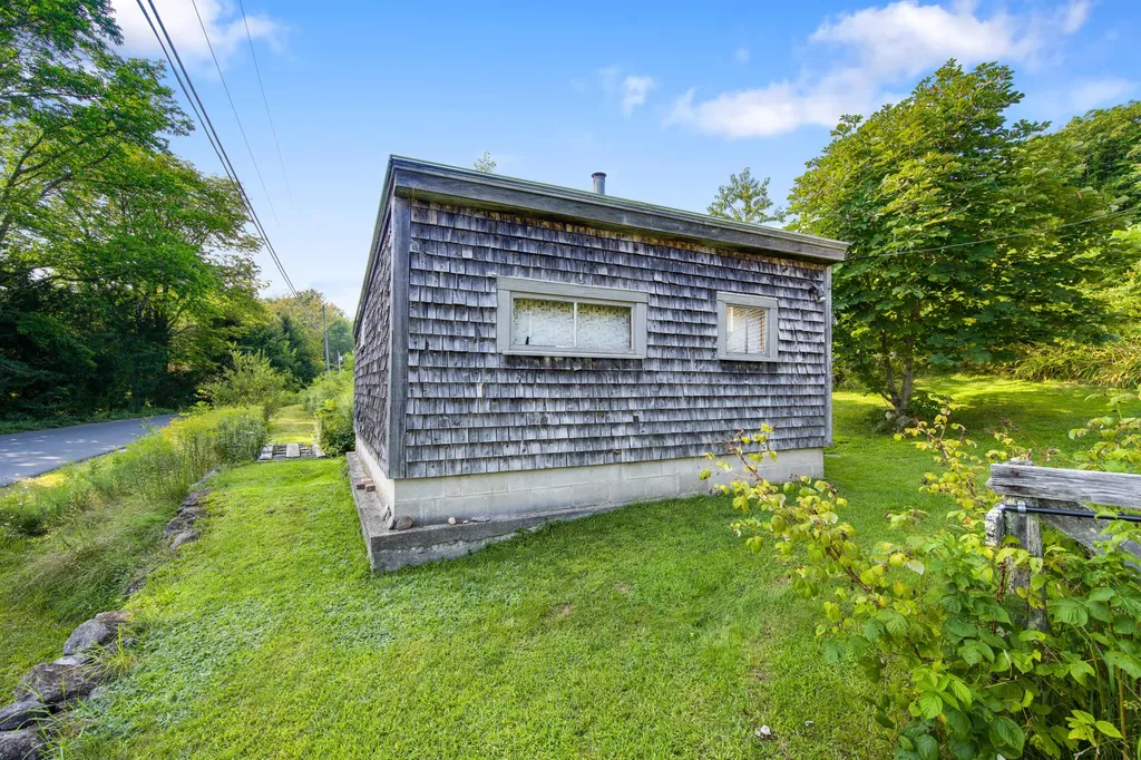 79 Mount Pleasant Street Rockport ME 04856