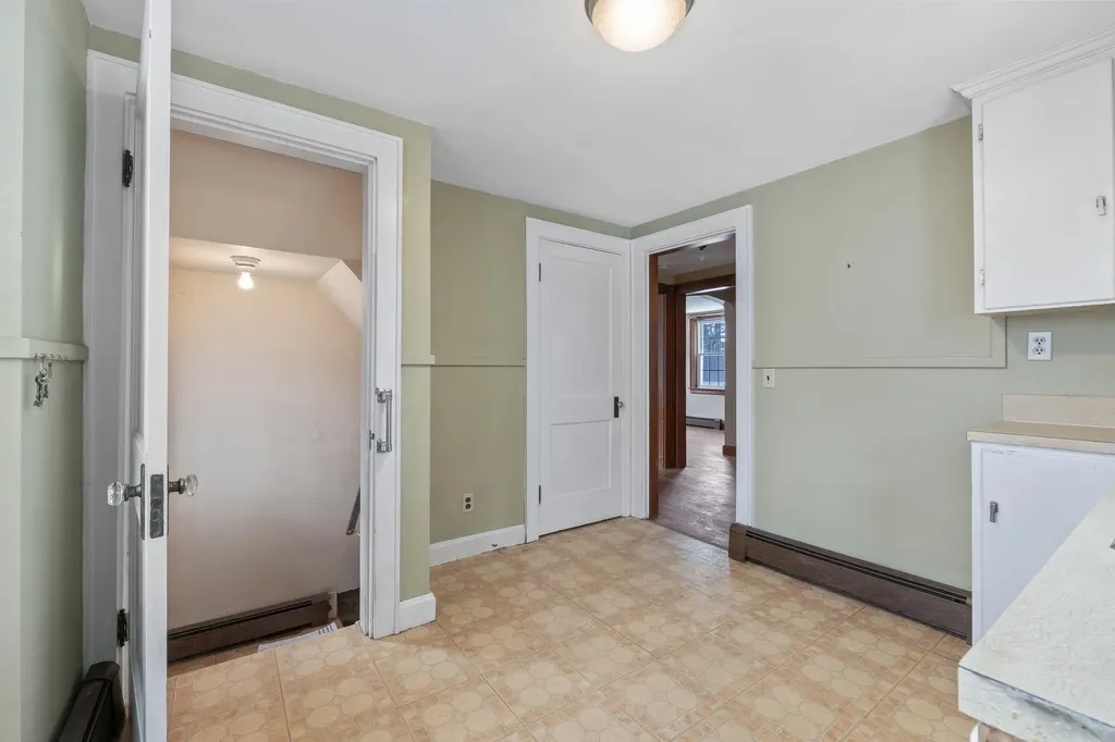 52 Tilton Avenue Kittery ME 03904