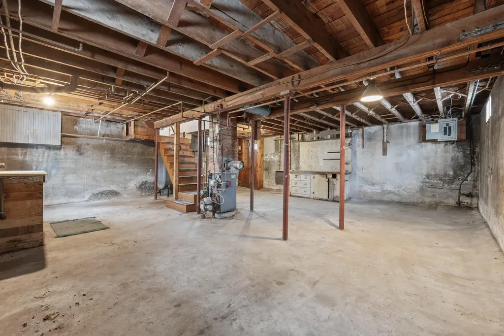 52 Tilton Avenue Kittery ME 03904