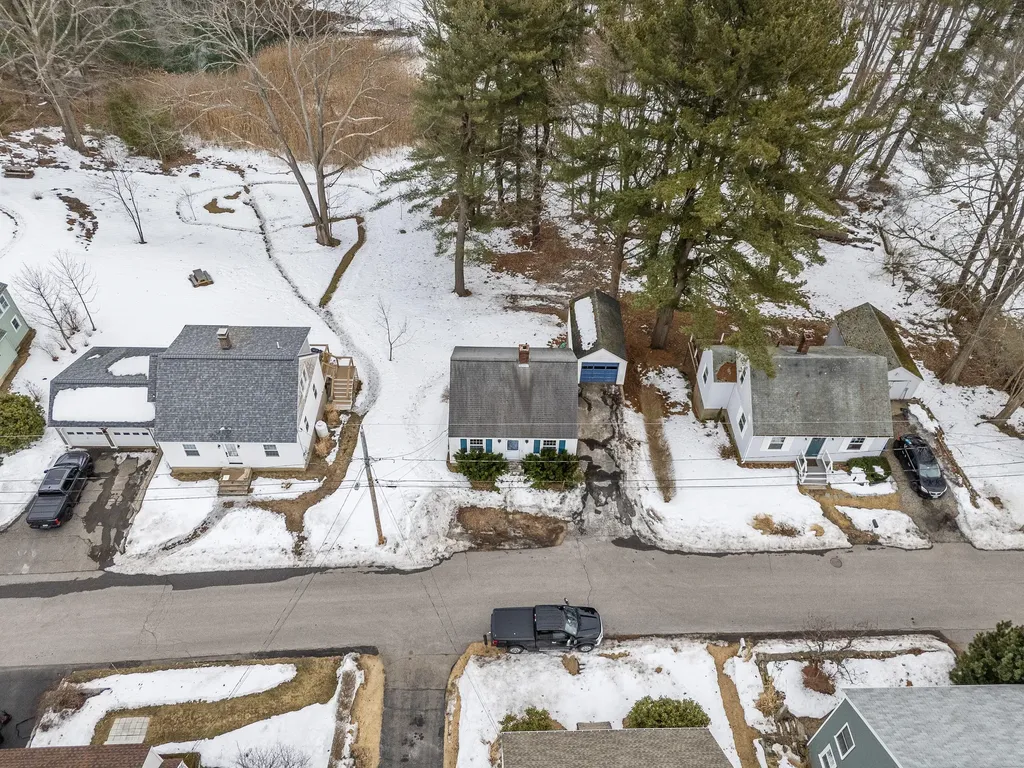 52 Tilton Avenue Kittery ME 03904
