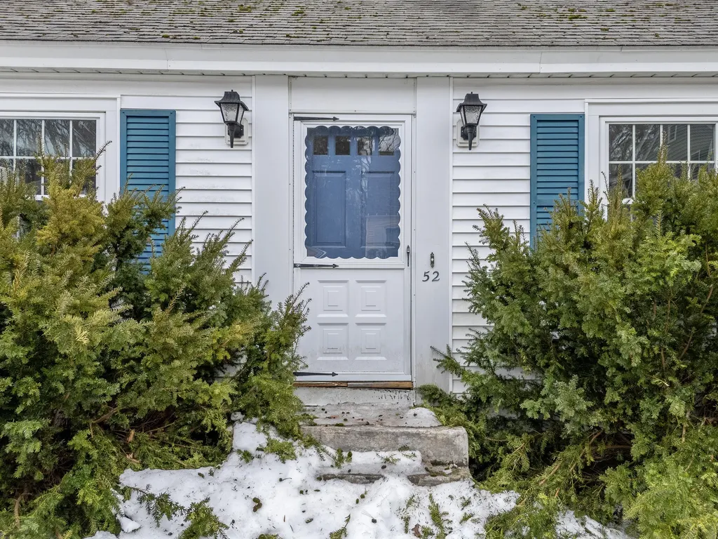 52 Tilton Avenue Kittery ME 03904