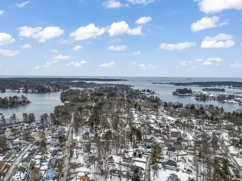 52 Tilton Avenue Kittery ME 03904