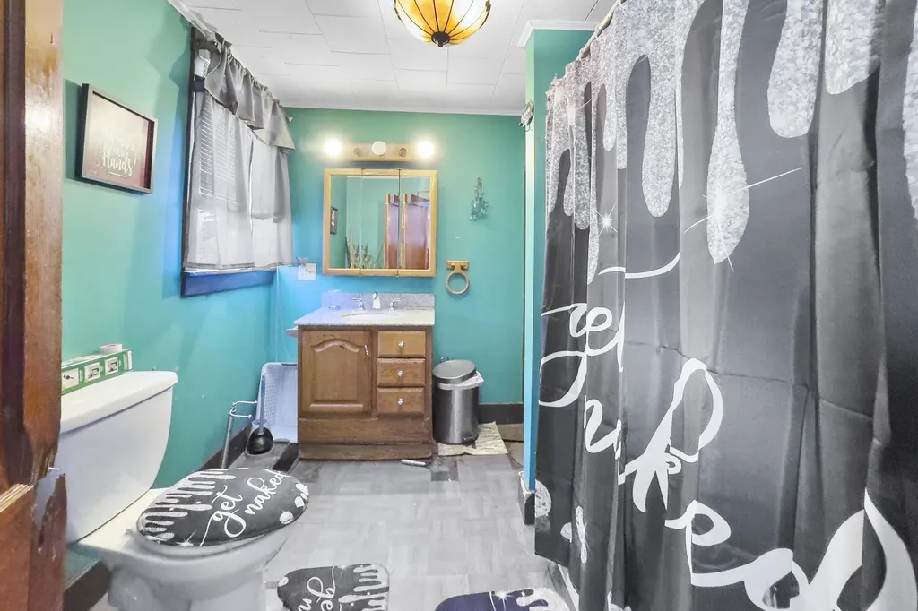 102 Beechwood Street Thomaston ME 04861