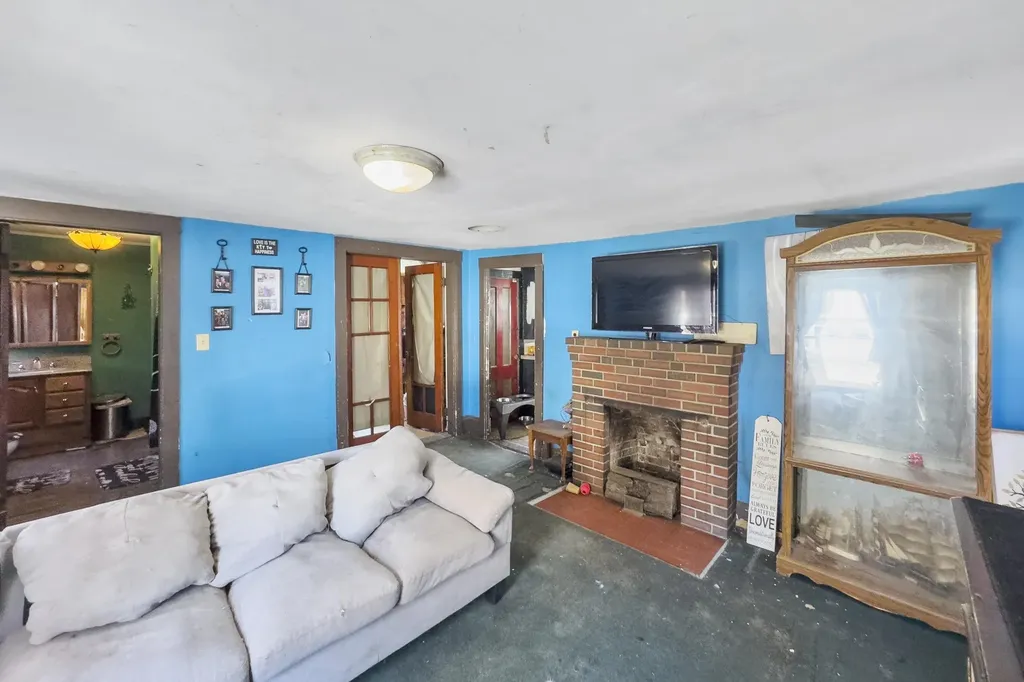102 Beechwood Street Thomaston ME 04861