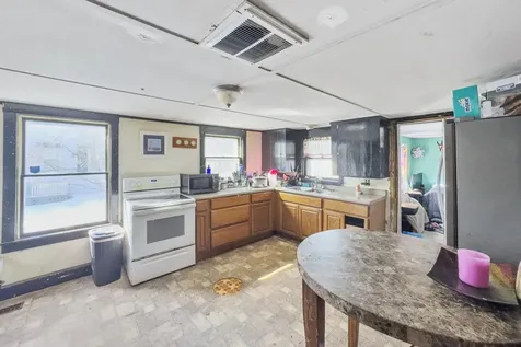 102 Beechwood Street Thomaston ME 04861