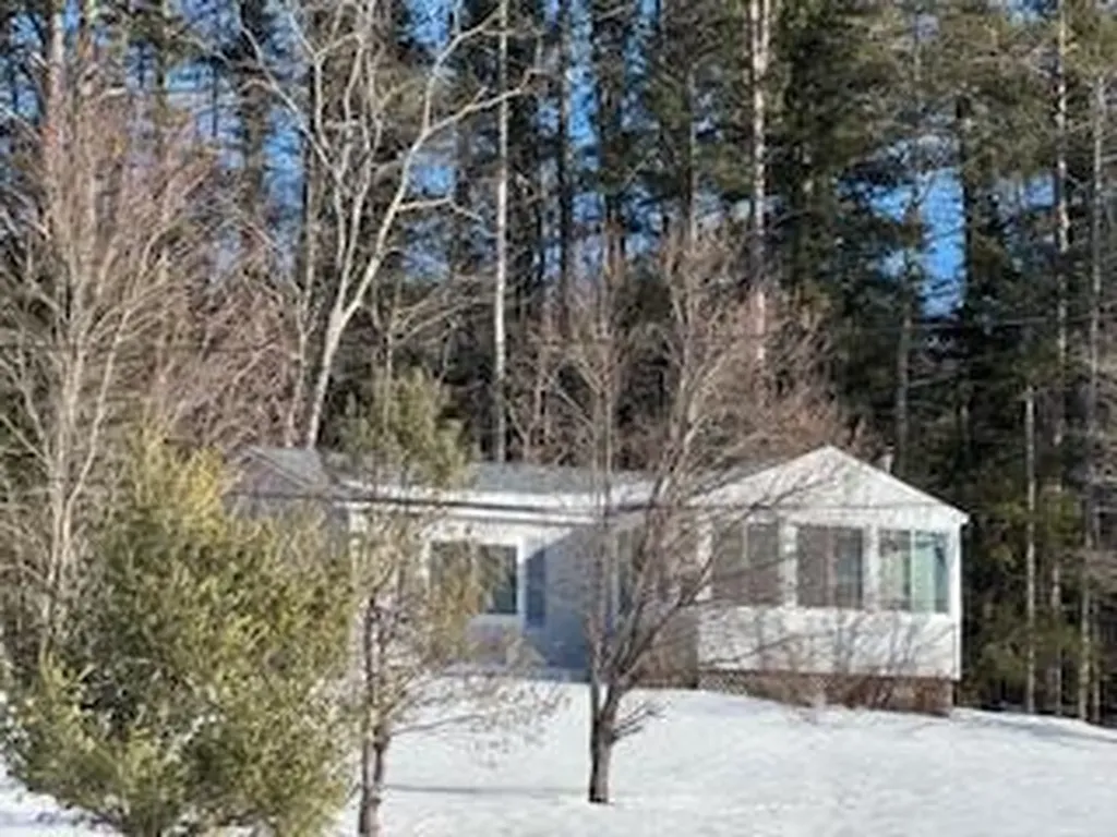 171 Gardiner Road Wiscasset ME 04578