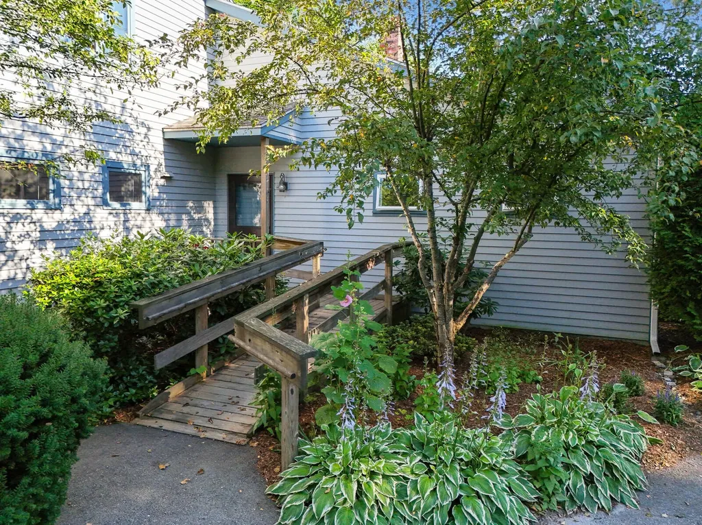 25 Main Street Rockland ME 04841