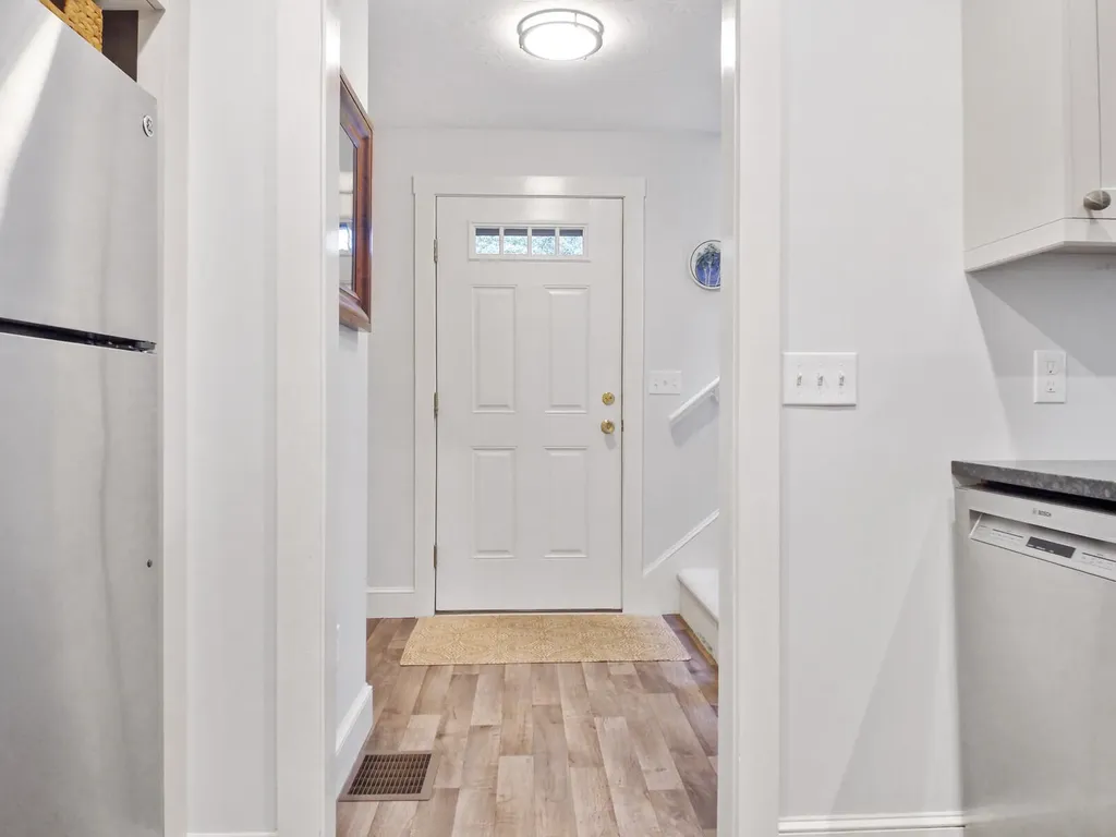 25 Main Street Rockland ME 04841