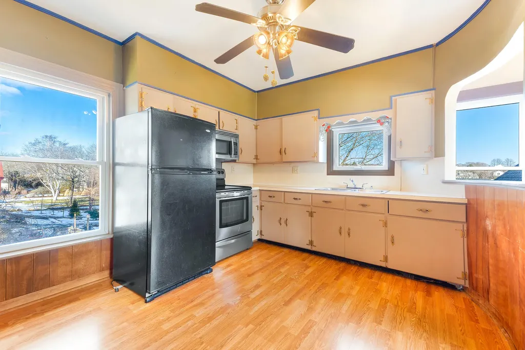 14 Langsford Road Kennebunkport ME 04046