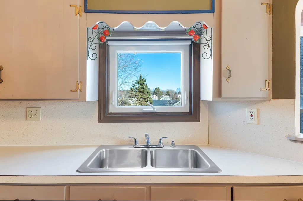 14 Langsford Road Kennebunkport ME 04046