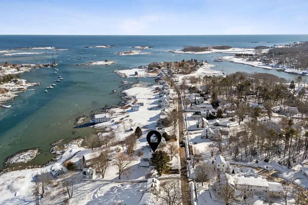 14 Langsford Road Kennebunkport ME 04046