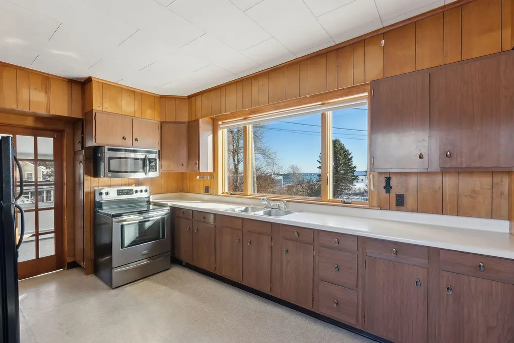 14 Langsford Road Kennebunkport ME 04046