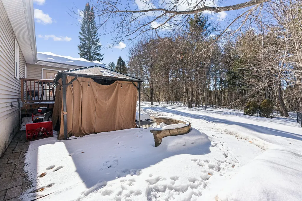 376 Pond Road Lewiston ME 04240